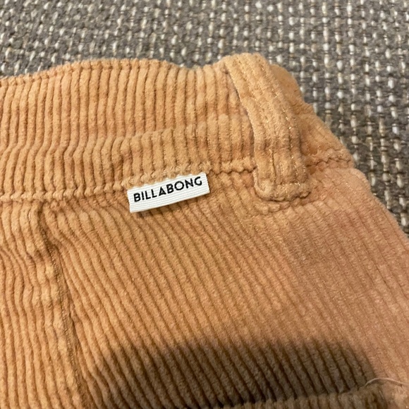 LIKE NEW Billabong Brown High Waisted Corduroy Fall Soft Shorts Size 26 - Picture 10 of 11